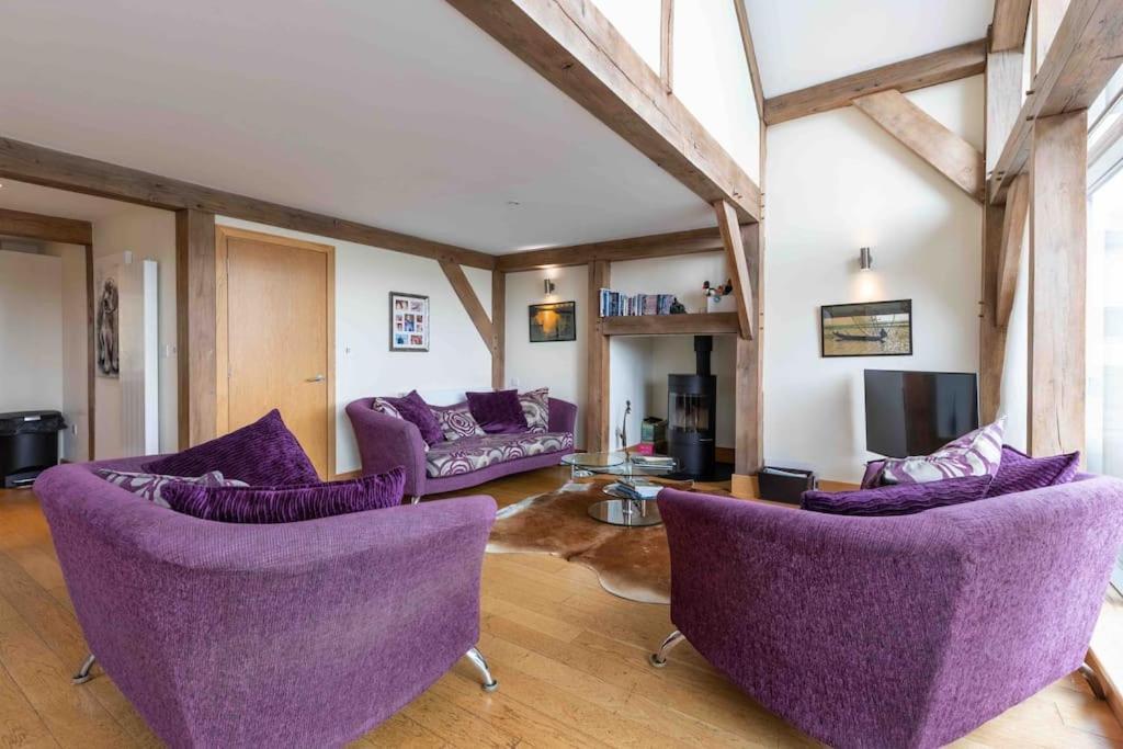 Otters Holt Vila Somerford Keynes Exterior foto