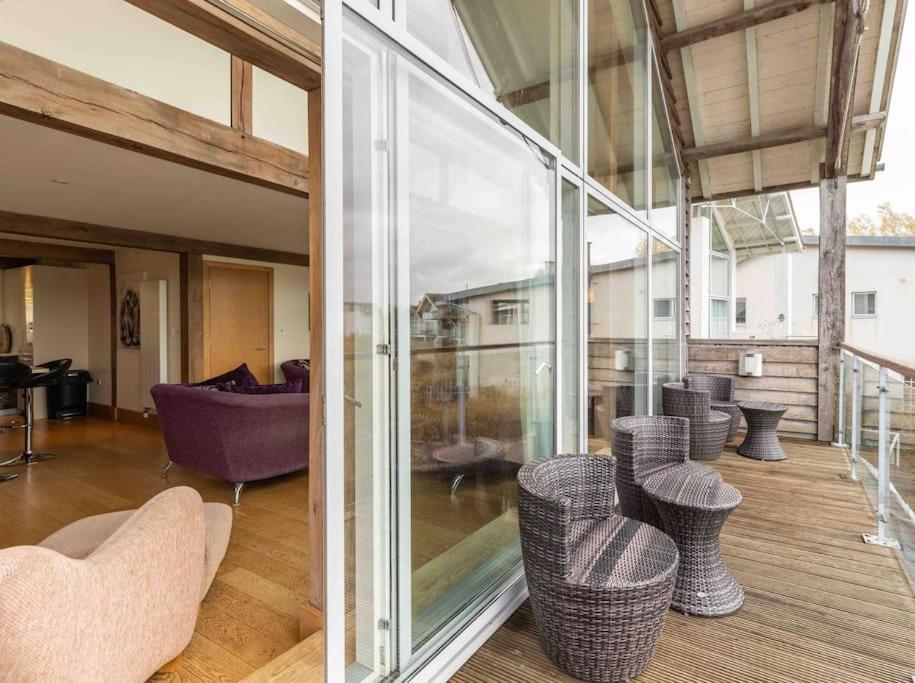 Otters Holt Vila Somerford Keynes Exterior foto